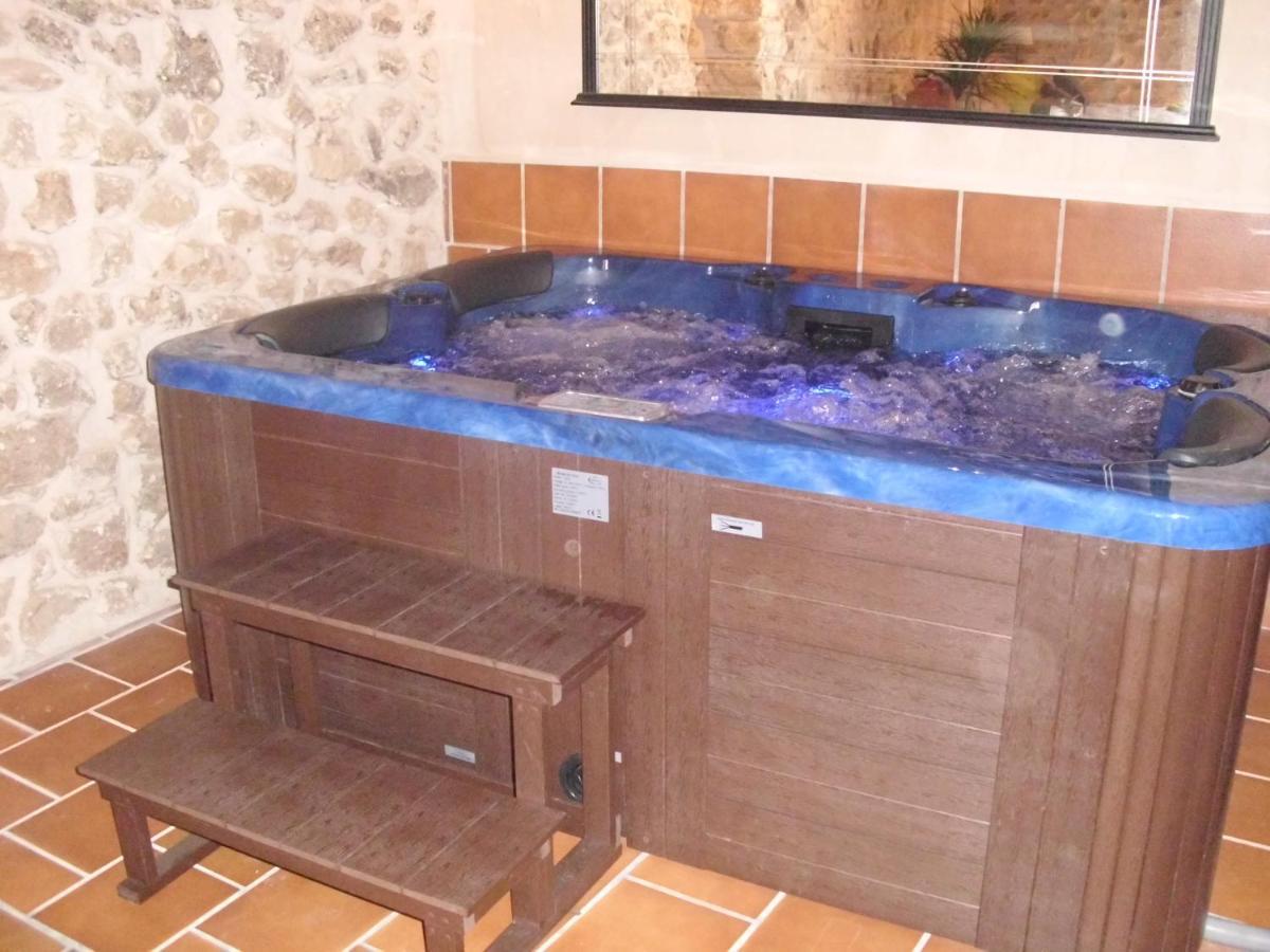 Casa Rural Con Jacuzzi Taberna Del Tio Pedro Cabanas de Polendos Εξωτερικό φωτογραφία