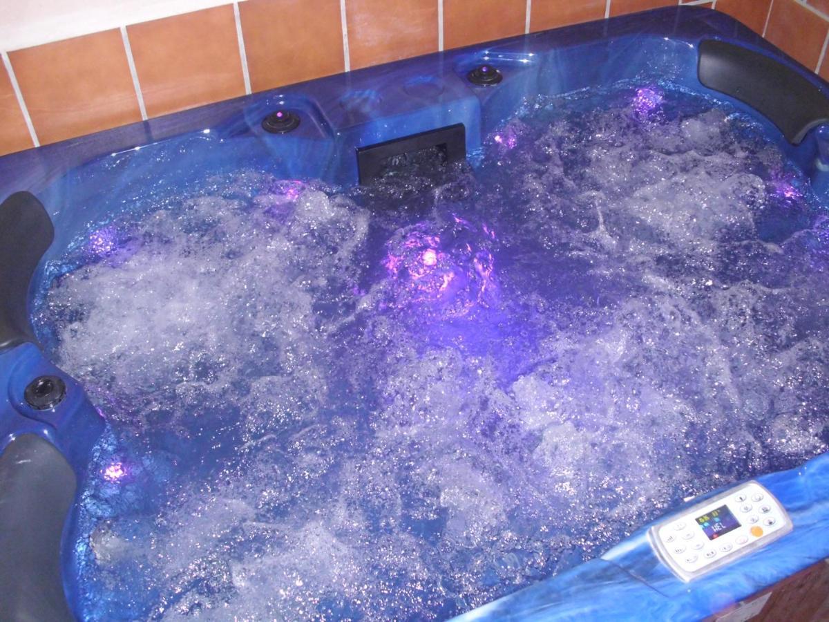 Casa Rural Con Jacuzzi Taberna Del Tio Pedro Cabanas de Polendos Εξωτερικό φωτογραφία